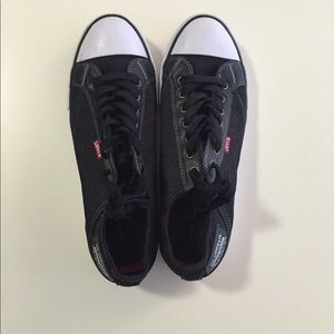 Lace up shoes, good for casual/daily wear